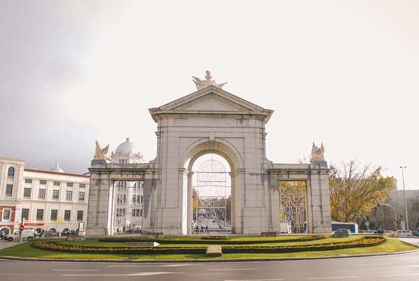 Quelles croisières offrent des excursions pour découvrir les rivières souterraines en Asie?