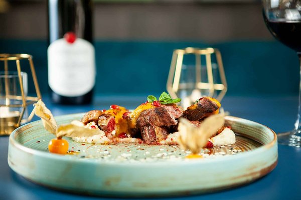 Où découvrir les traditions culinaires des villages de la région du Piémont, Italie?